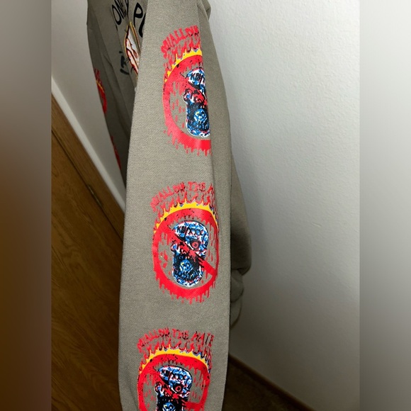 ITS A LONELY PLACE HOODIE - Picture 5 of 9